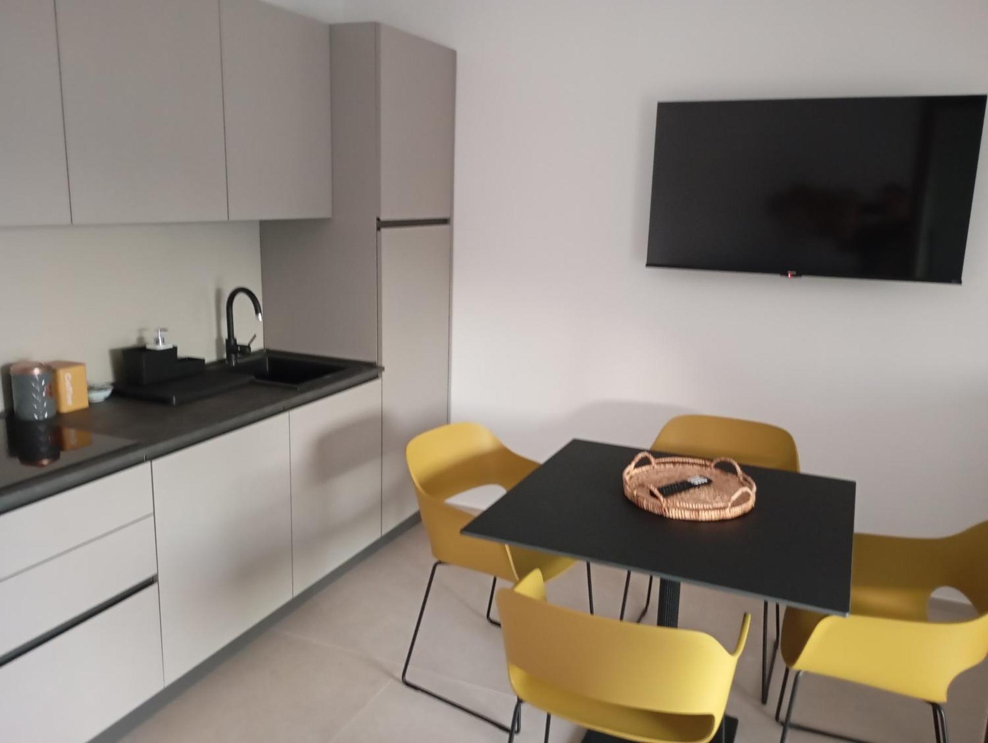 Aura Apartments Mattinata Kültér fotó